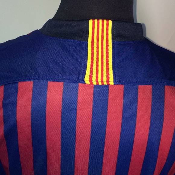 Barcelona Home Jersey- OPEN TO OFFERS!😊💵💵💵 - Picture 6 of 8